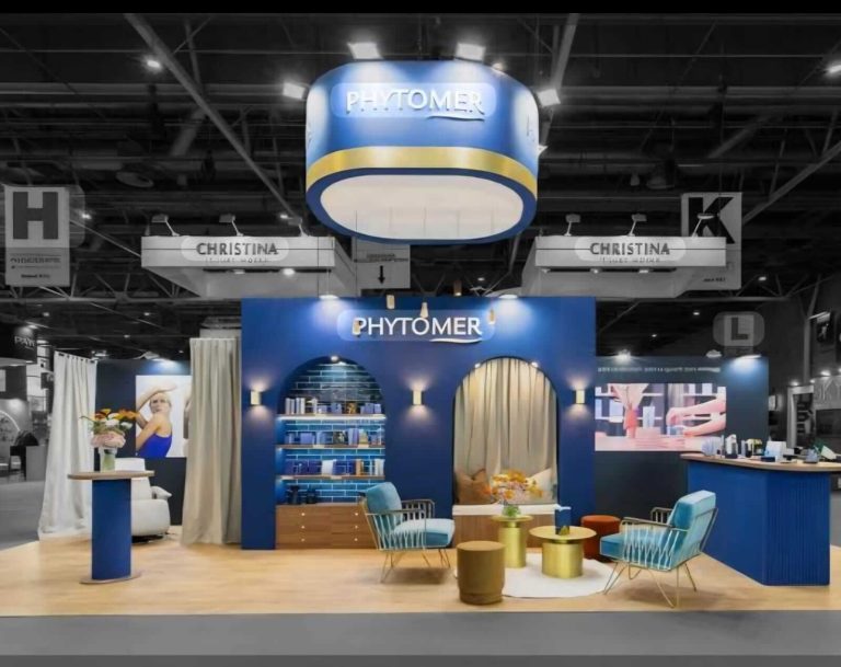 Stand professionnel Phytomer au Congrès de l’Esthétique visité par les étudiantes du BTS Esthétique de L’Amandier